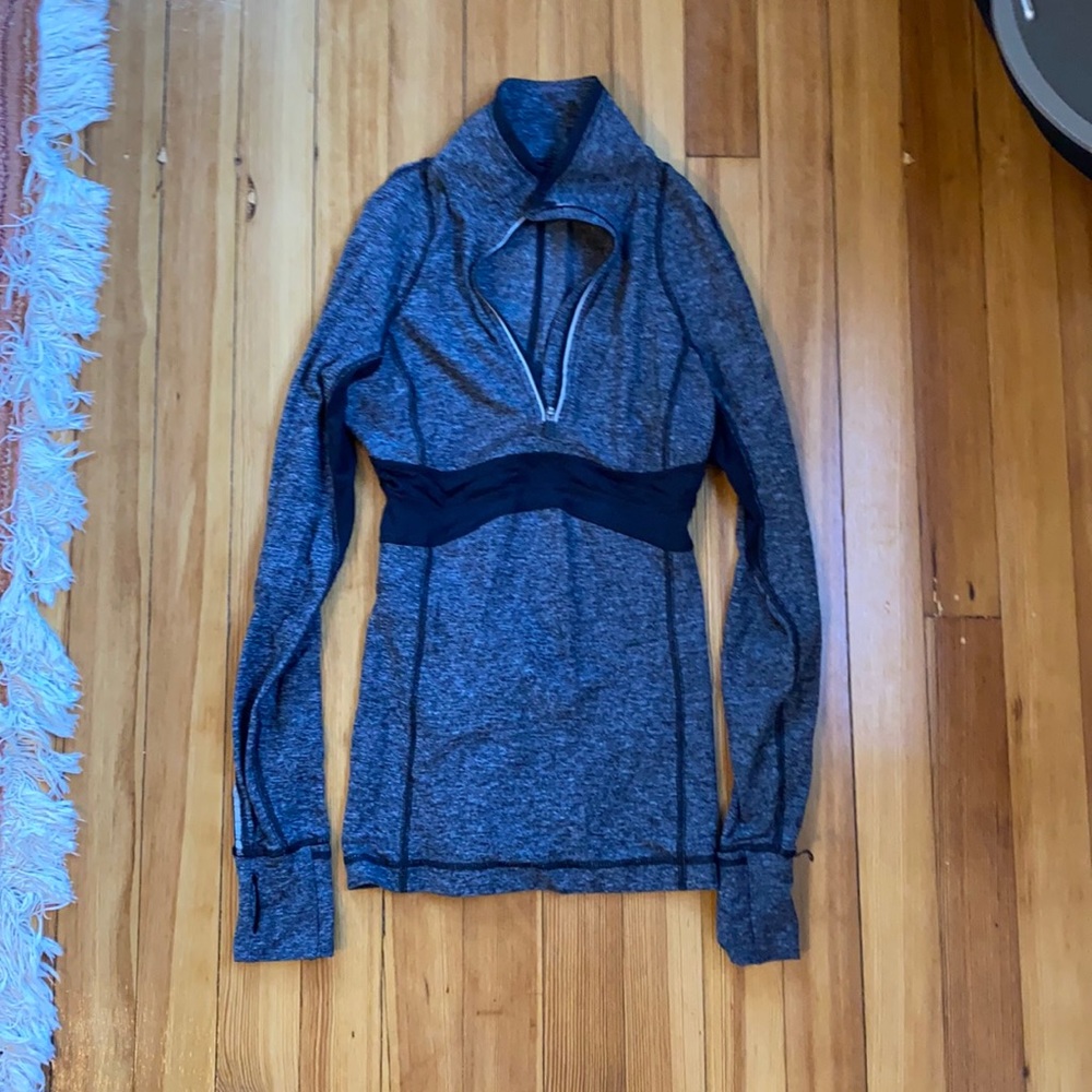 Lululemon running top